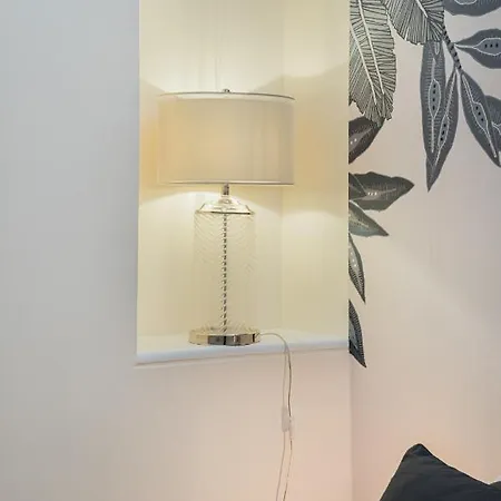 Lupa Luxury דירה